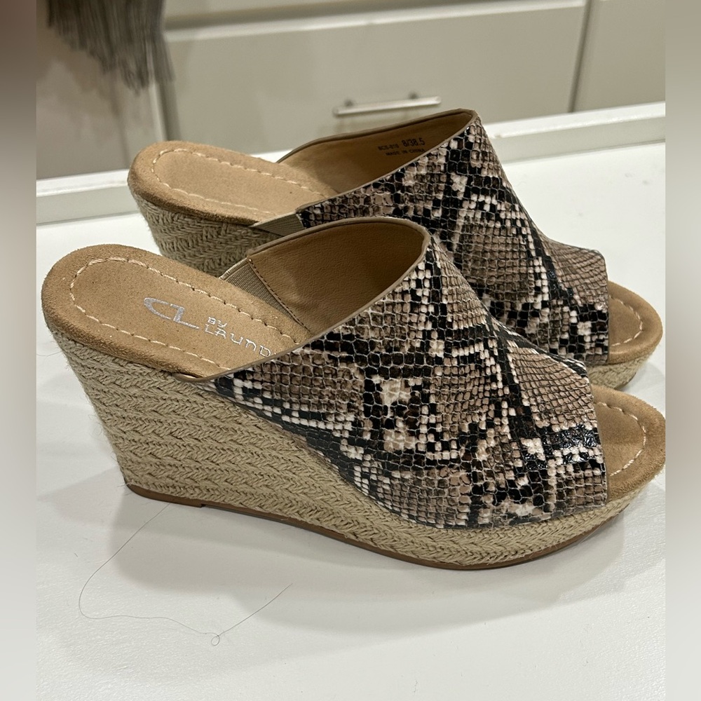 CL by Laundry wedges- size 8.